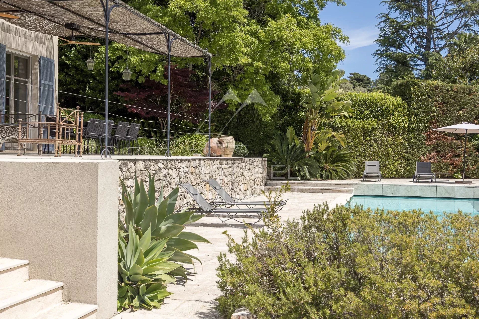 La Ferme Blanche – Domaine d’exception au cœur du Cap d’Antibes