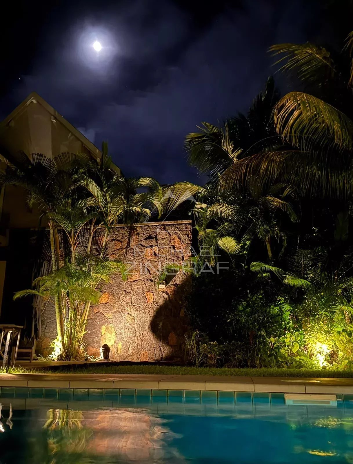 Außergewöhnliche Maisonette-Wohnung im Herzen von Anahita