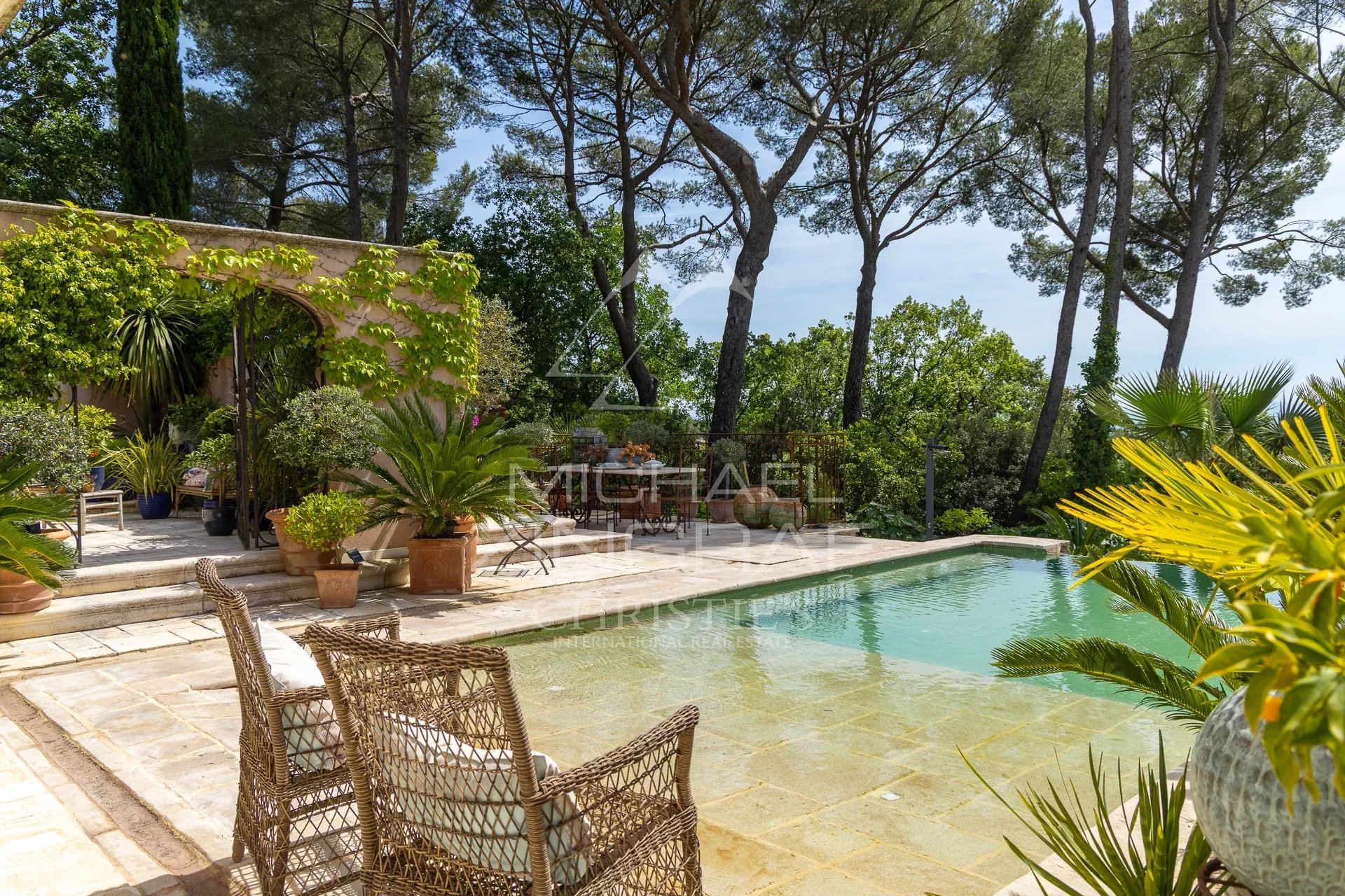 Exceptional charming estate