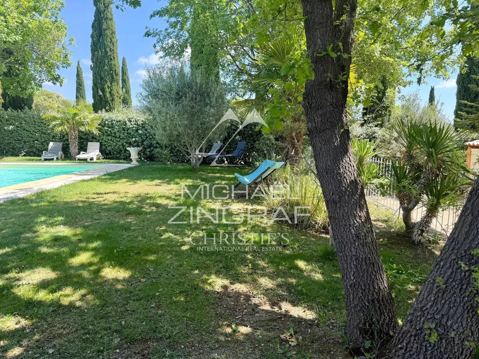 Maison Néo-provençale au coeur de la Provence