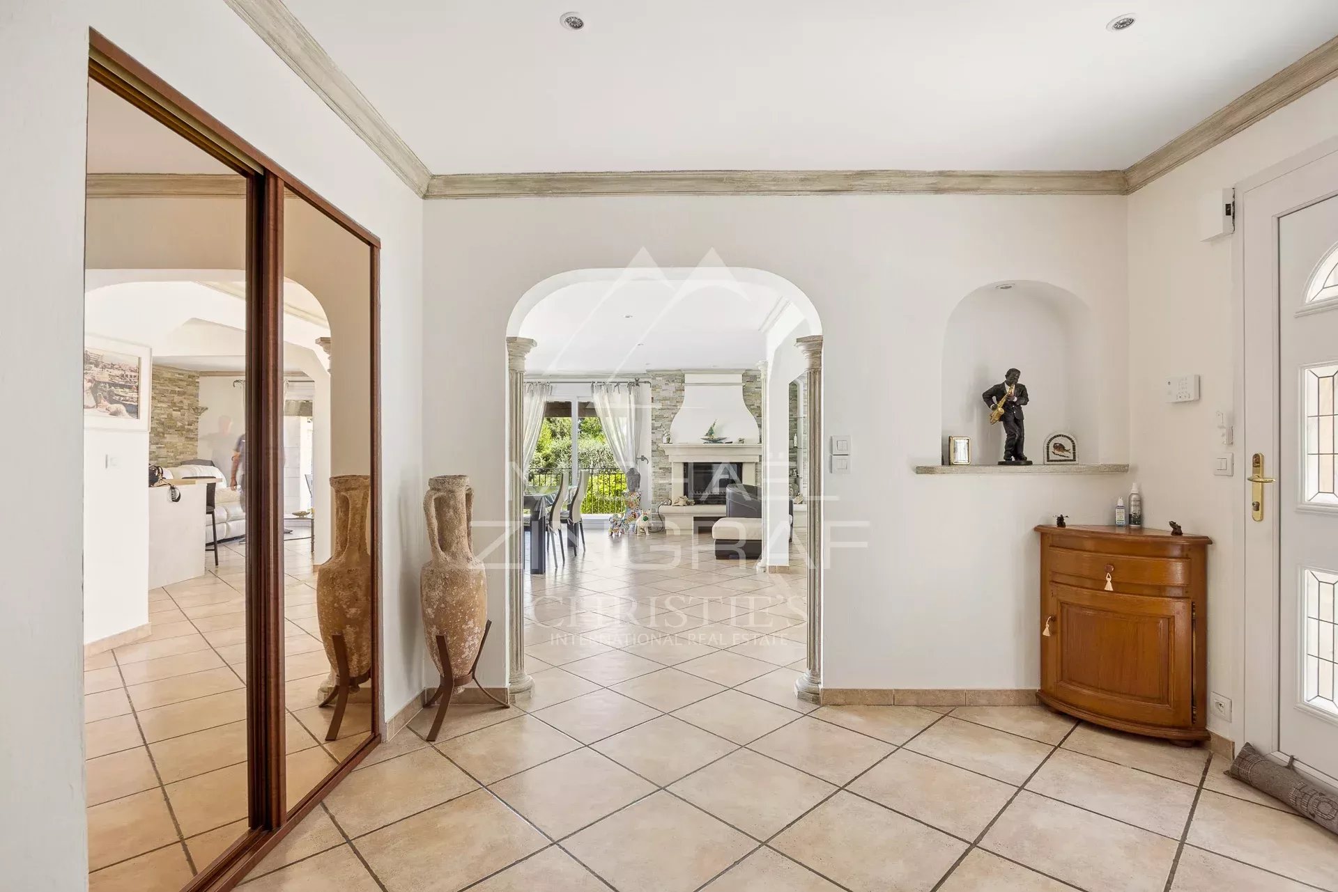 Cagnes-sur-Mer – Villa familiale avec piscine et aperçu mer