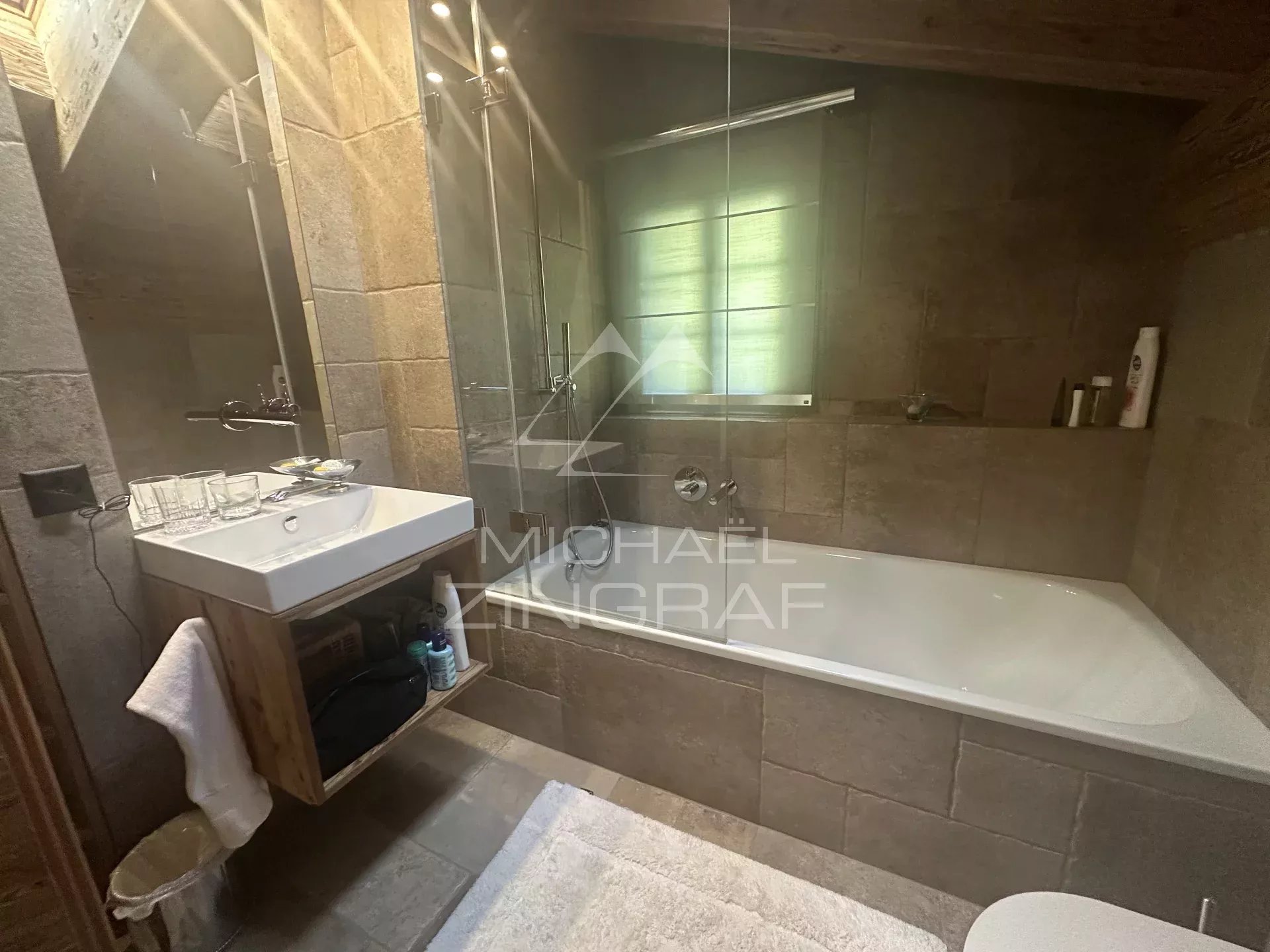 Superbe chalet contemporain à proximité du centre de Gstaad