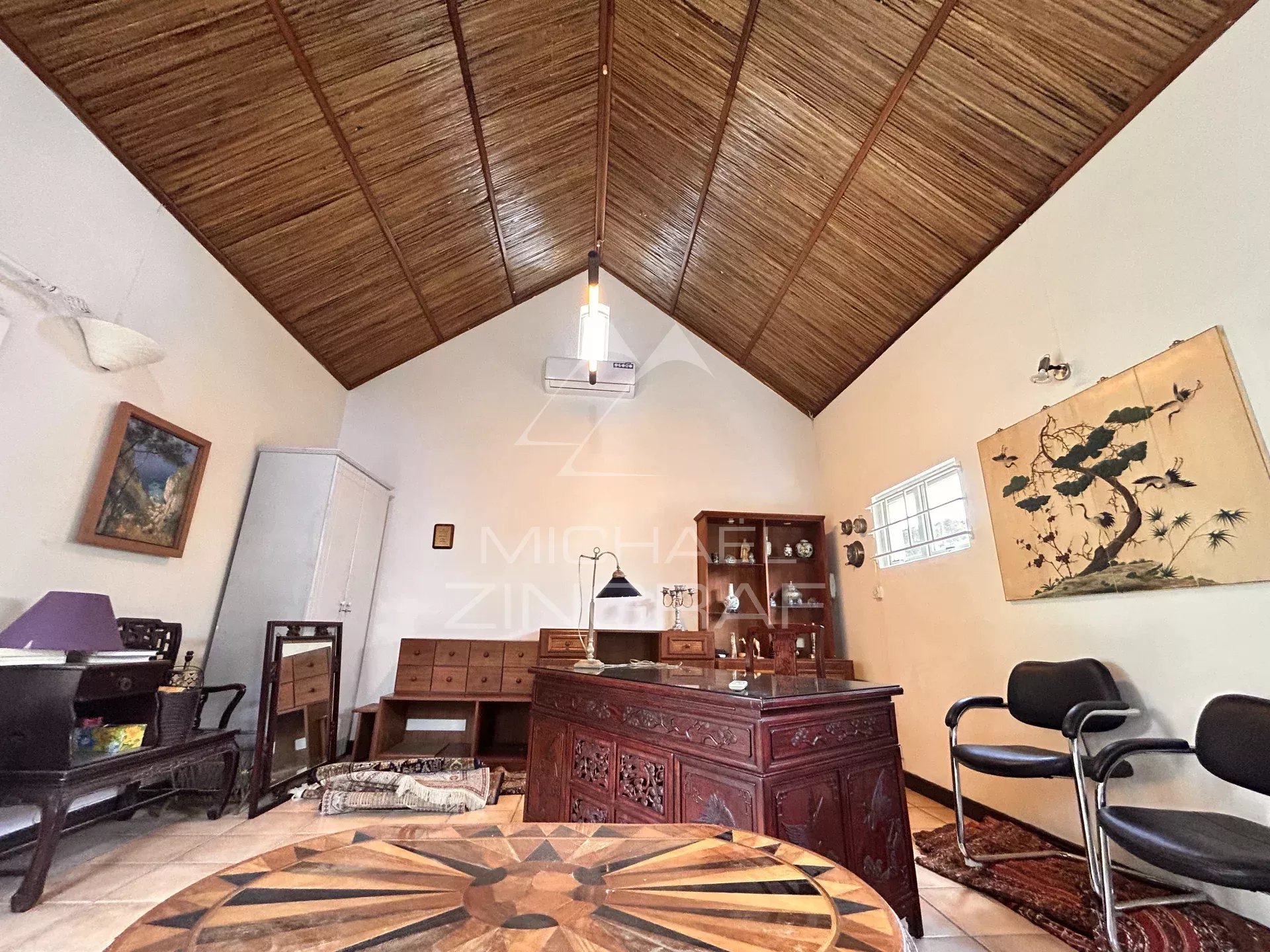 Colonial-Style Villa in Pointe aux Canonniers