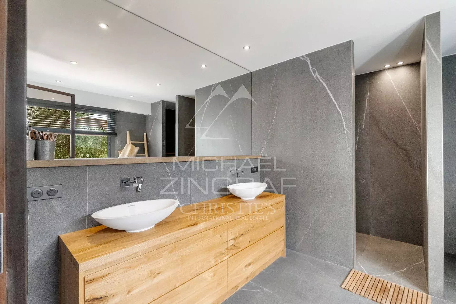 Villa récente à proximité du Royal Golf