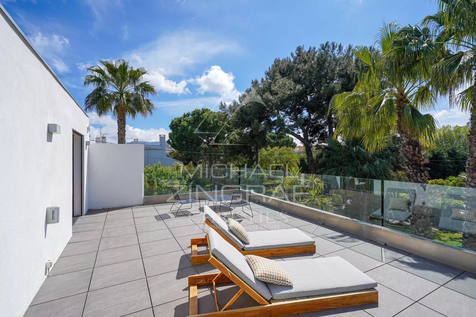 Domaine exclusif - belle villa contemporaine proche de la plage