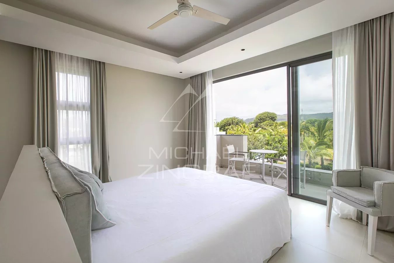 Außergewöhnliche Villa im Herzen des Wohnviertels The Gardens