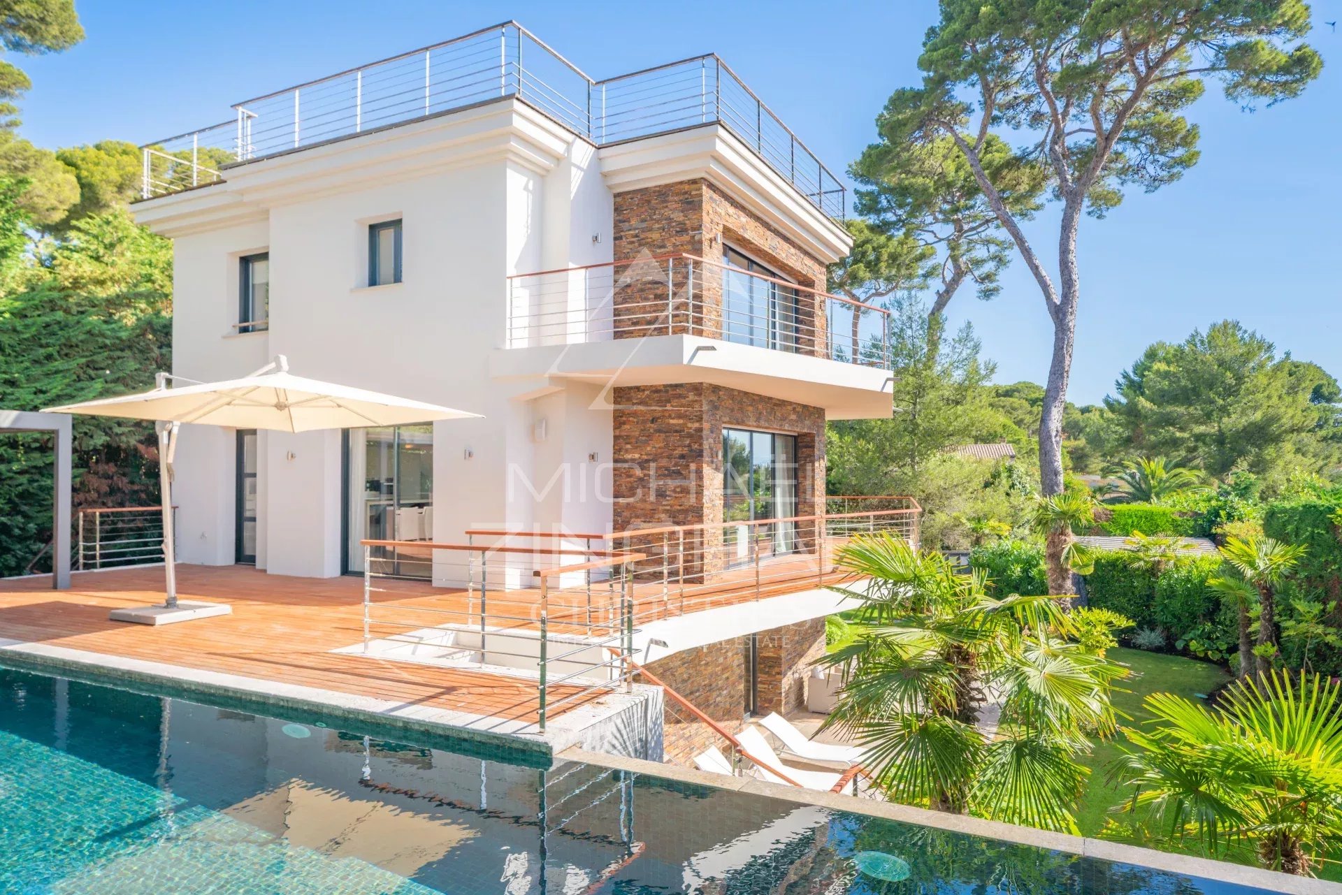 Modern renovierte Villa nahe der Strände von Garoupe