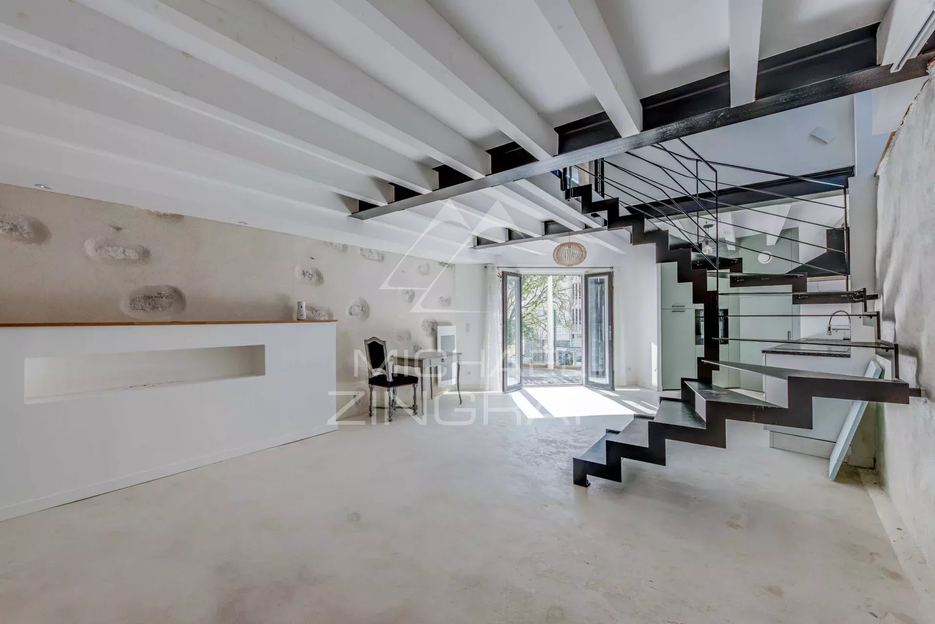 Duplex d'environ 70 m2 rénové quartier Impérial, à deux pas de la plage