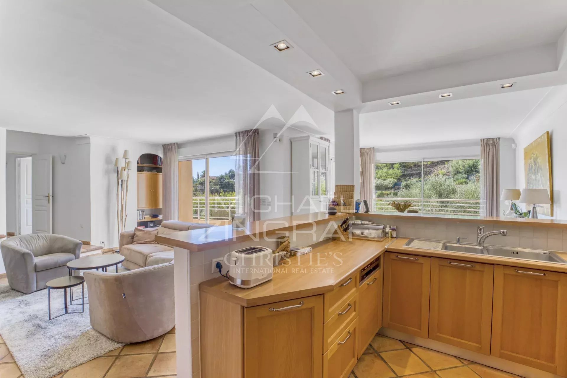 Elegantes Anwesen auf den Anhöhen