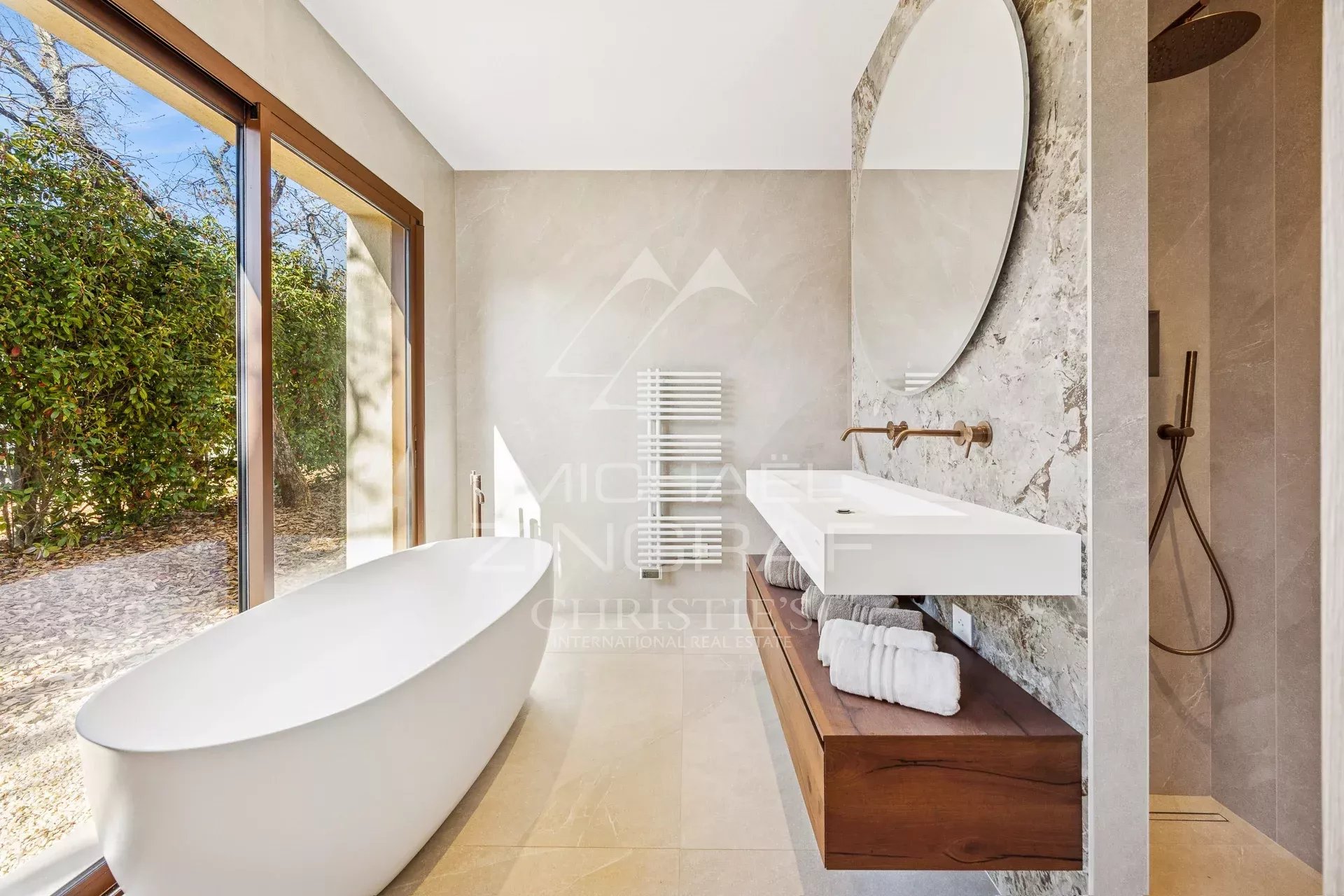 Exklusive Villa im Herzen des Anwesens