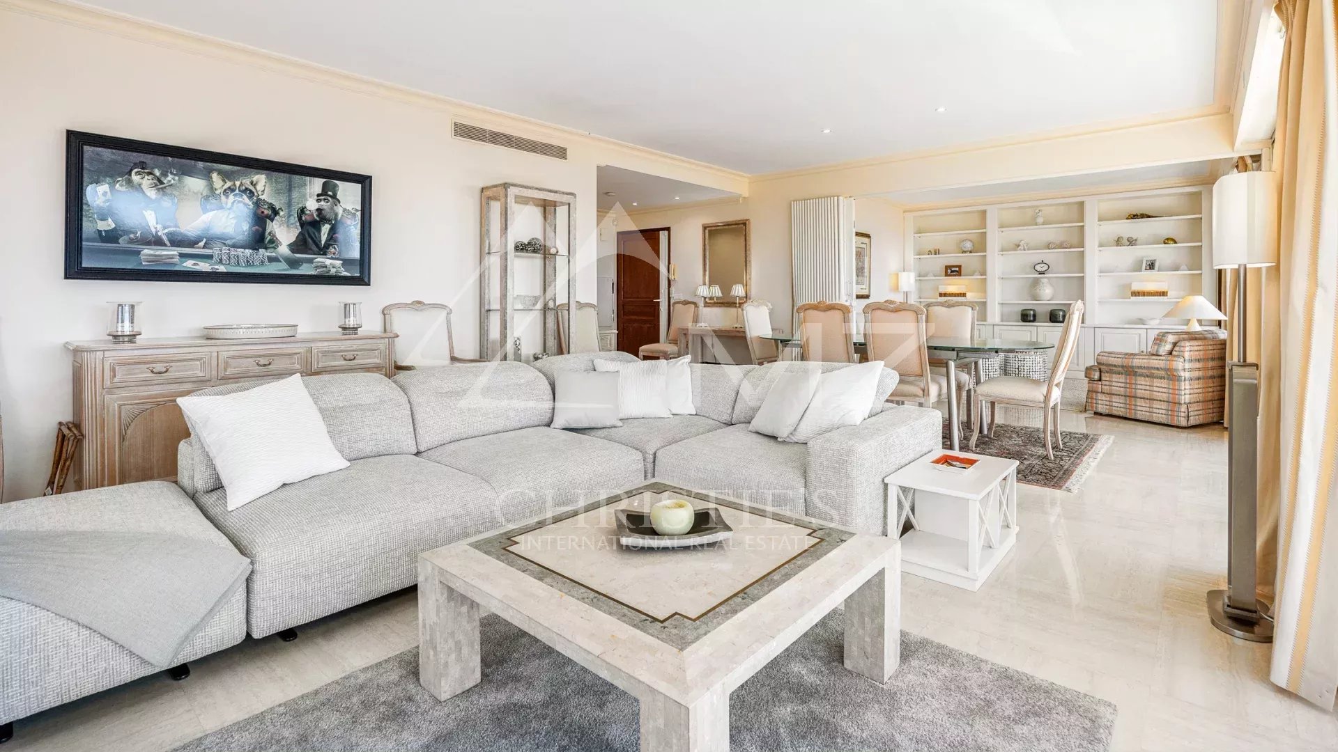 Superb 4-room corner apartment in a luxury residence