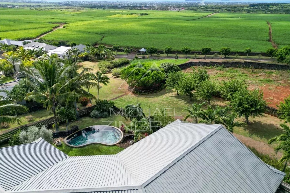 Exceptional Villa with Panoramic Views in a Prestigious Residential Estate