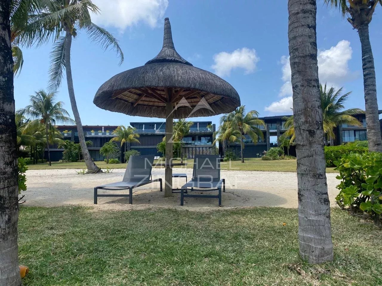 UNIQUE PIEDS DANS L'EAU  – PEREYBERE