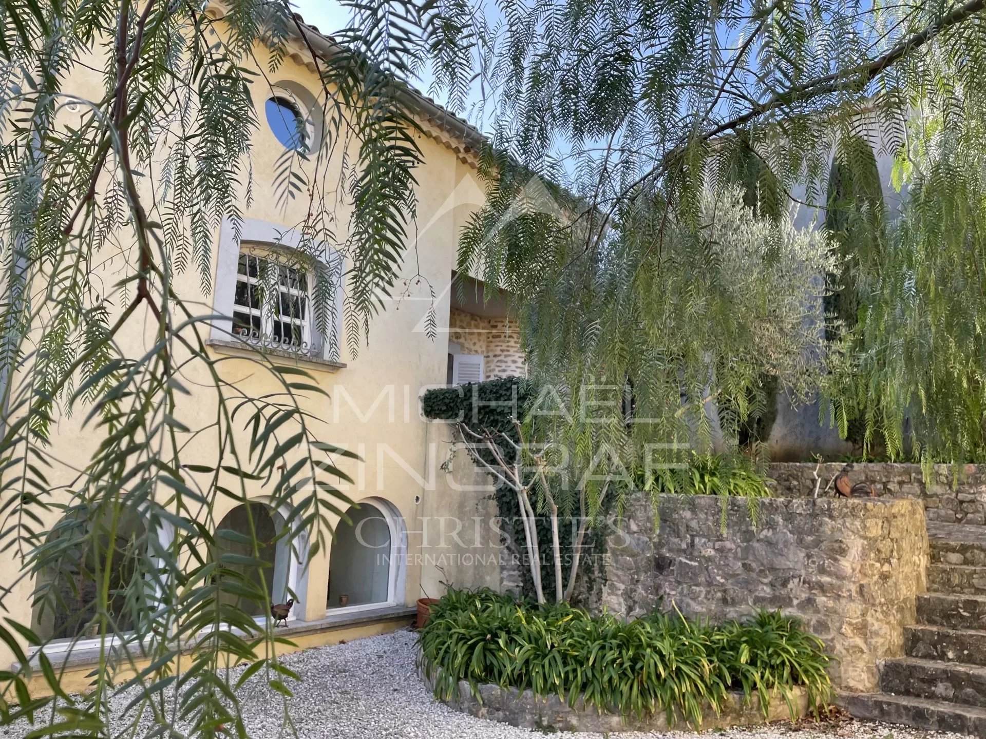 CHARMING BASTIDE IN THE HEART OF THE CÔTES DE PROVENCE AREA