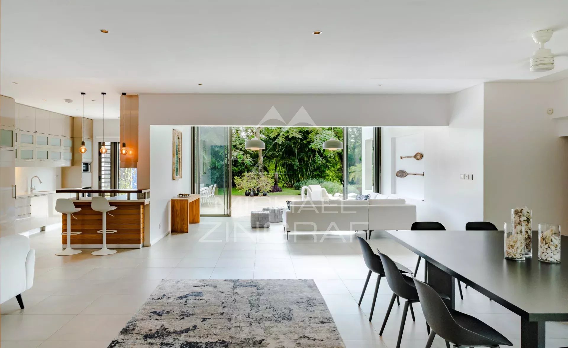 Élégante villa avec vue sur le golf au cœur de l’Anahita Estate