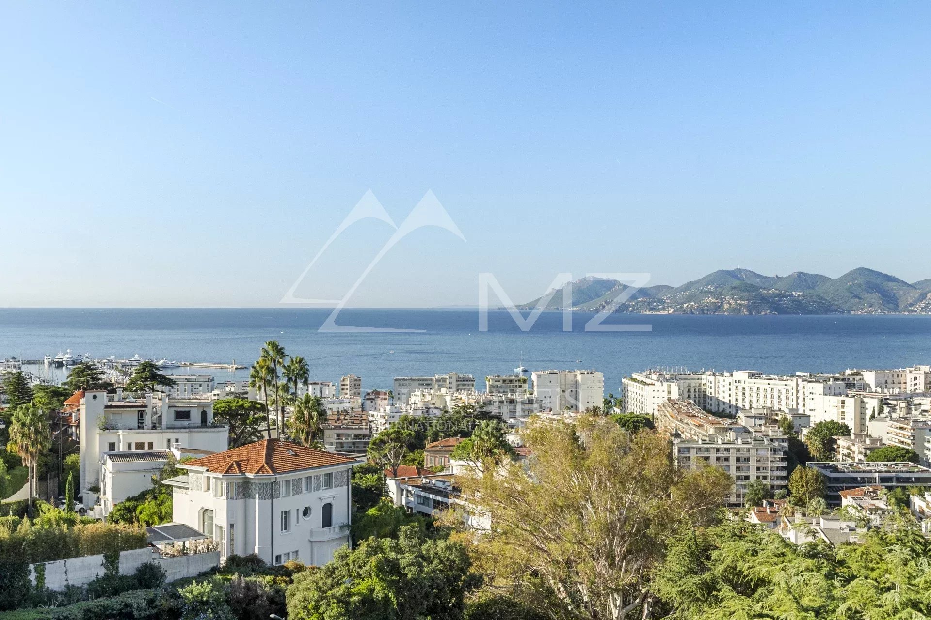 Hervorragende 4-Zimmer-Wohnung in einer prestigeträchtigen Residenz