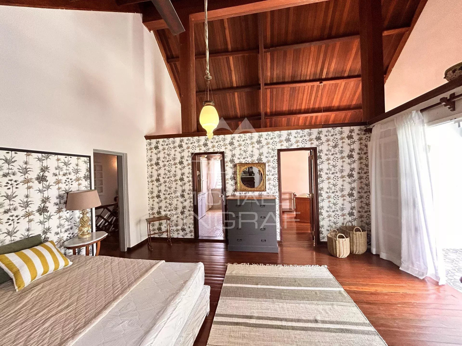 Colonial-Style Villa in Pointe aux Canonniers