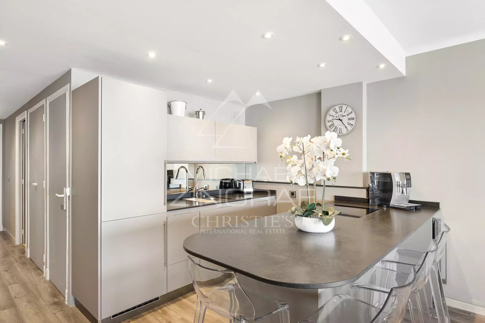 Exclusivité : Vue mer d’exception : un 2 pièces d’exception à Juan-les-Pins