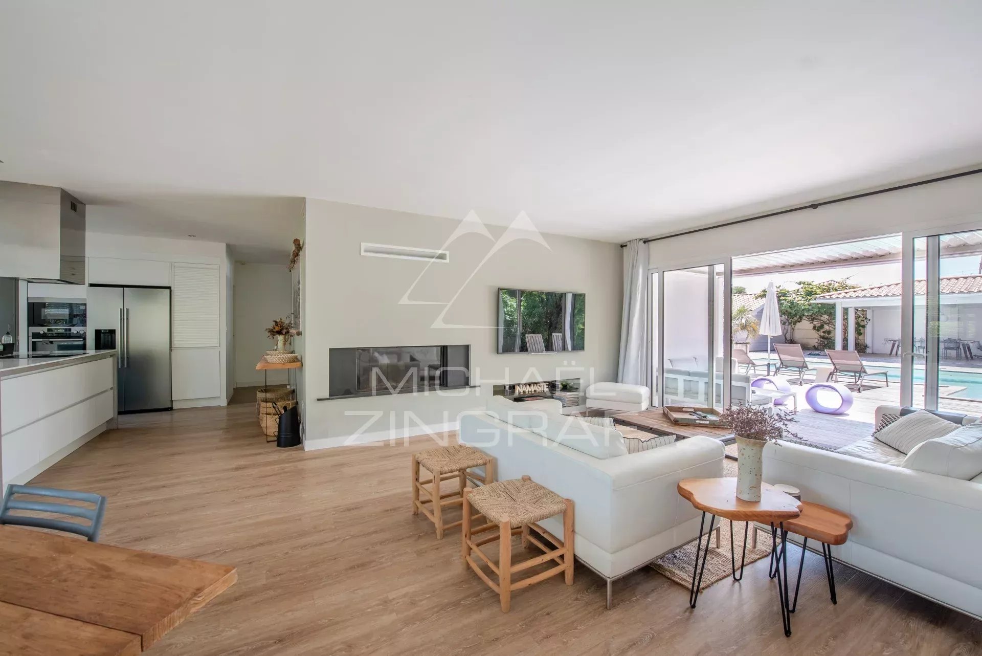 Très belle maison de plain pied avec piscine