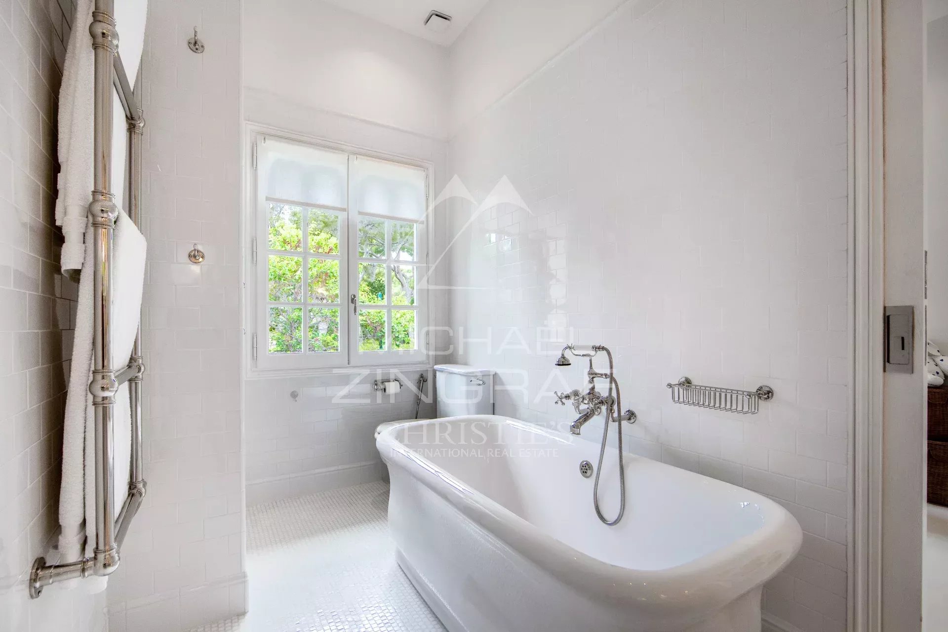 Renoviertes Penthouse mit herrlichem Meerblick