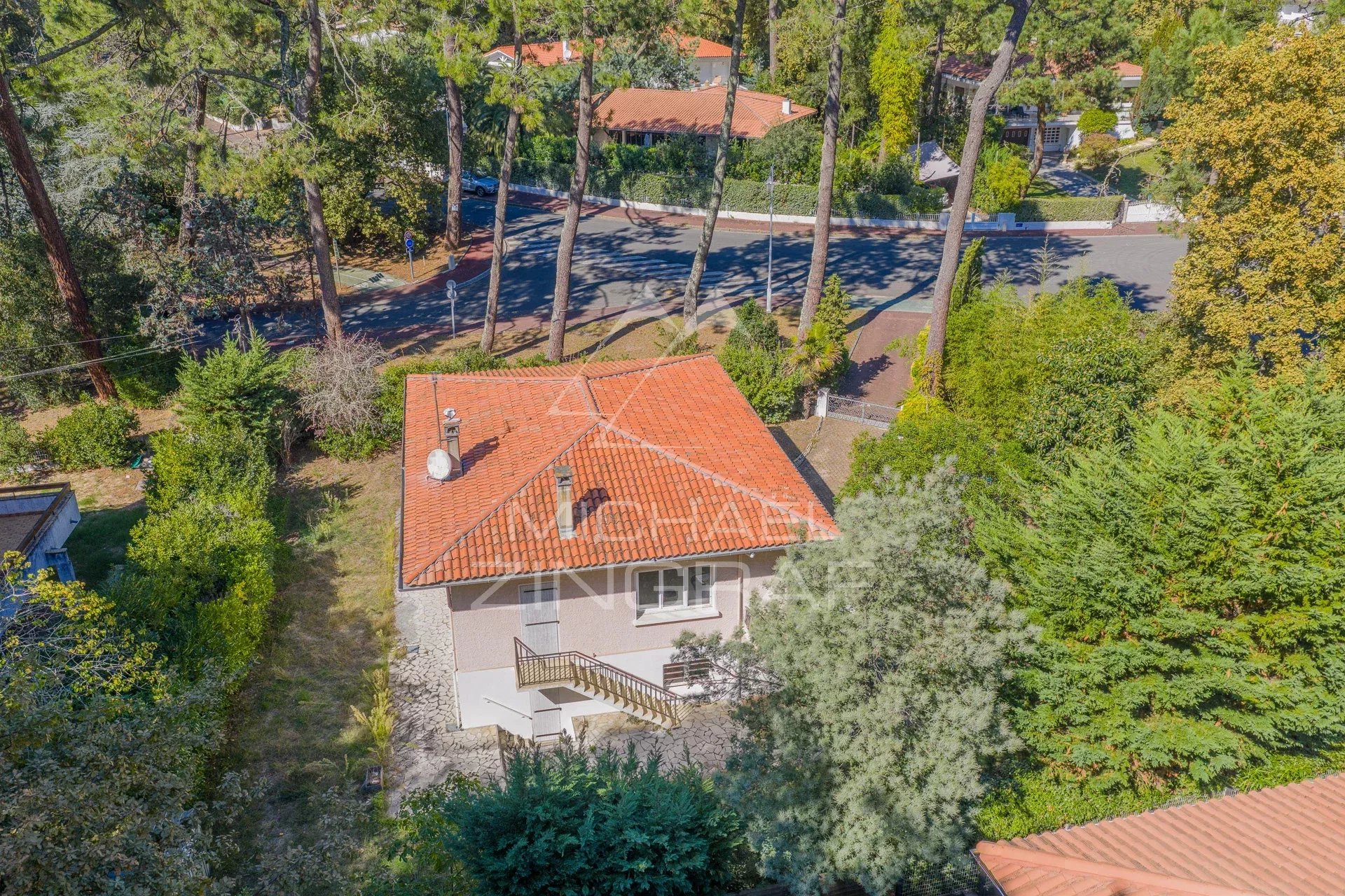 Quartier Pereire - Villa à rénover -