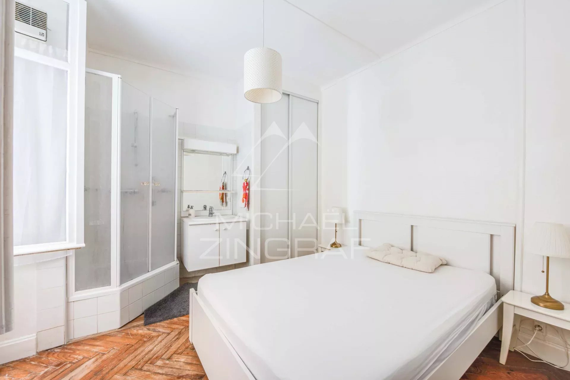 New / Strand : Schöne Wohnung von 105 m2 mit Patio Hyper-Centre