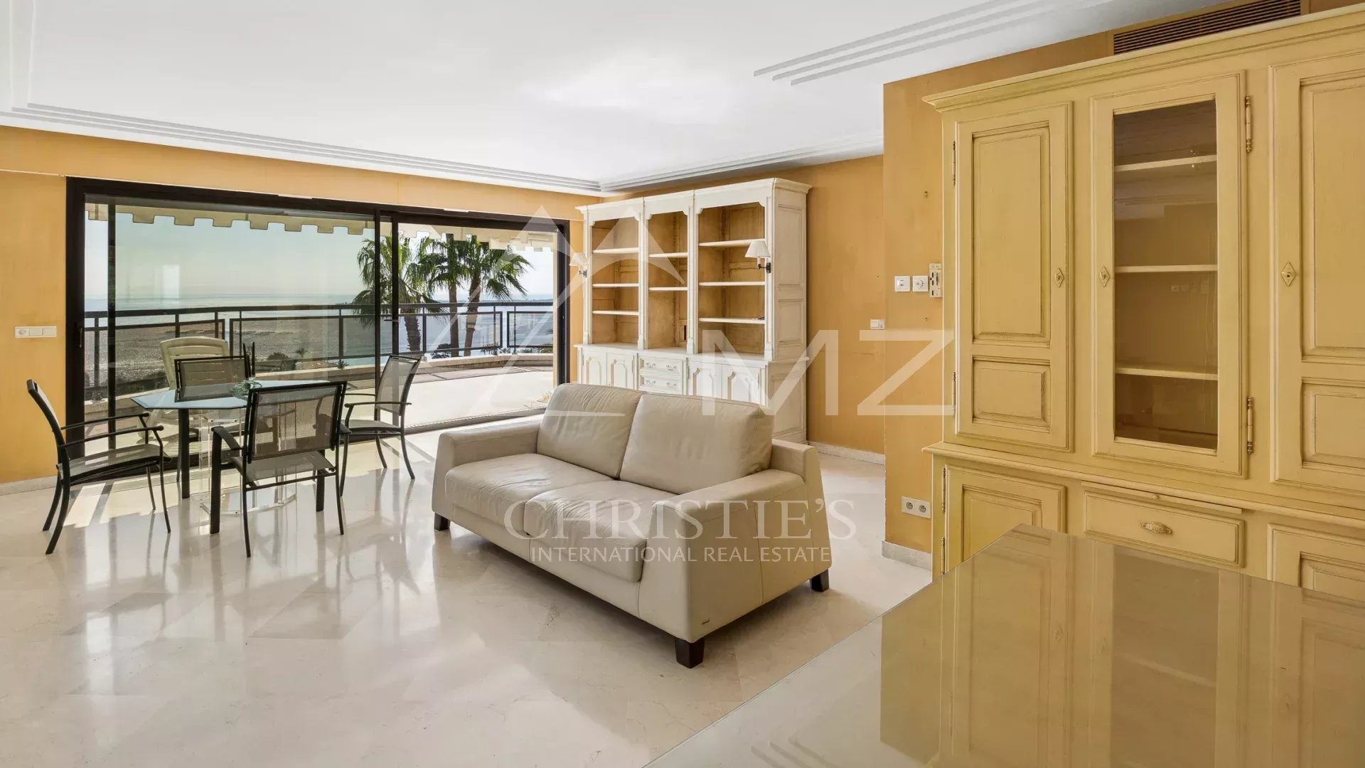 Wohnung im obersten Stockwerk