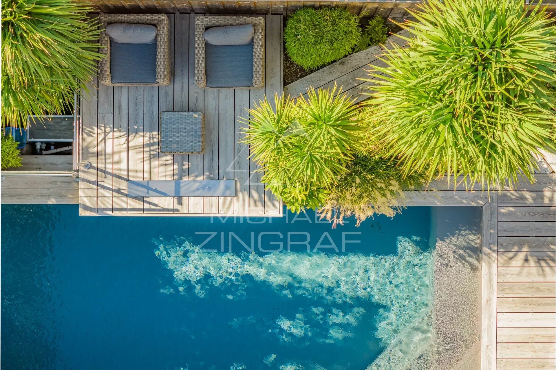 Grande maison contemporaine dans quartier calme