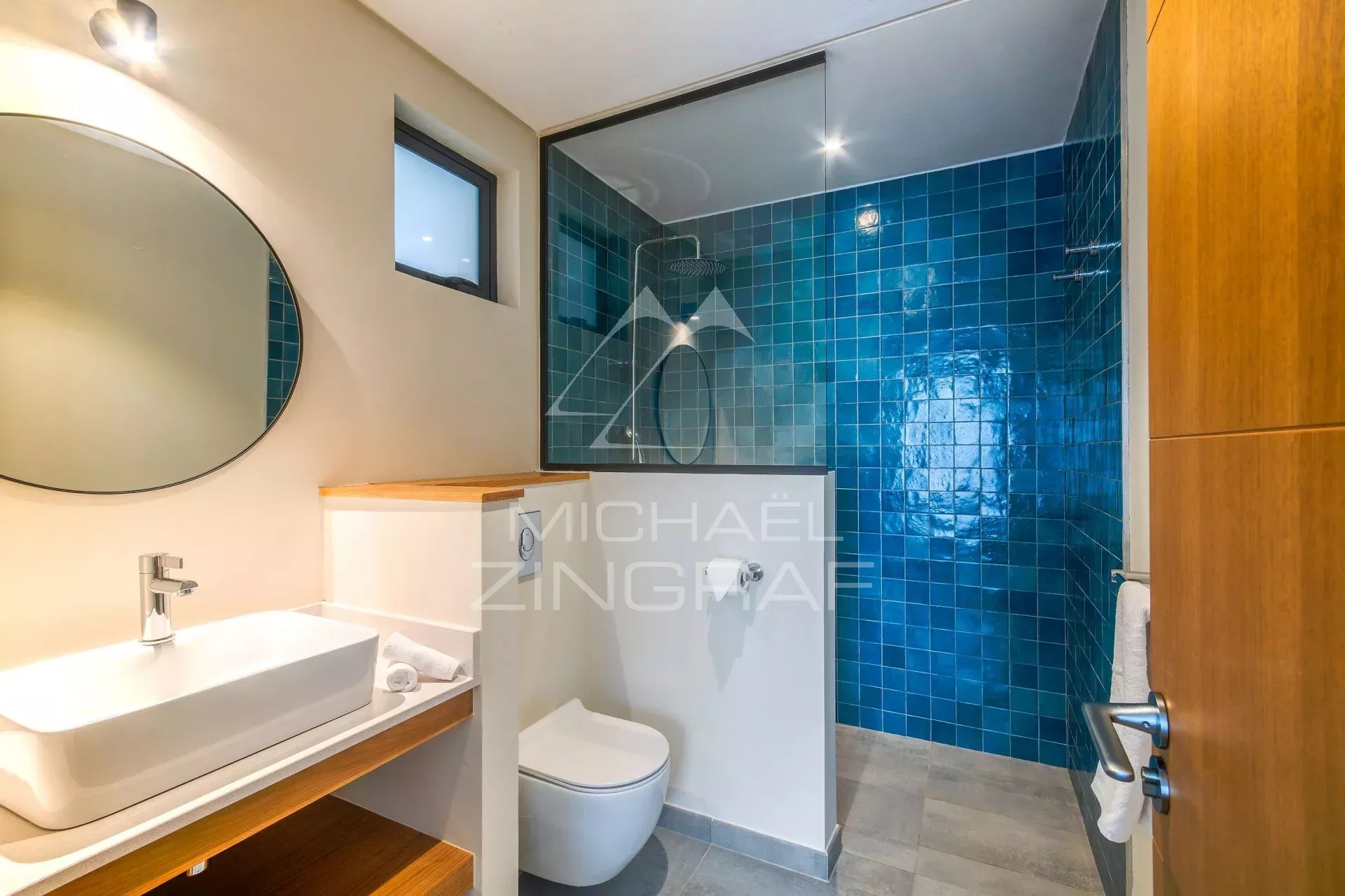 Puppen 5 -Bedroom Villa - Black Riviere