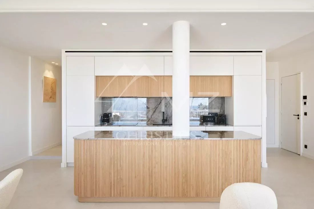 CANNES LA CROISETTE SPLENDIDE APPARTEMENT RENOVE 3 CHAMBRES VUE MER