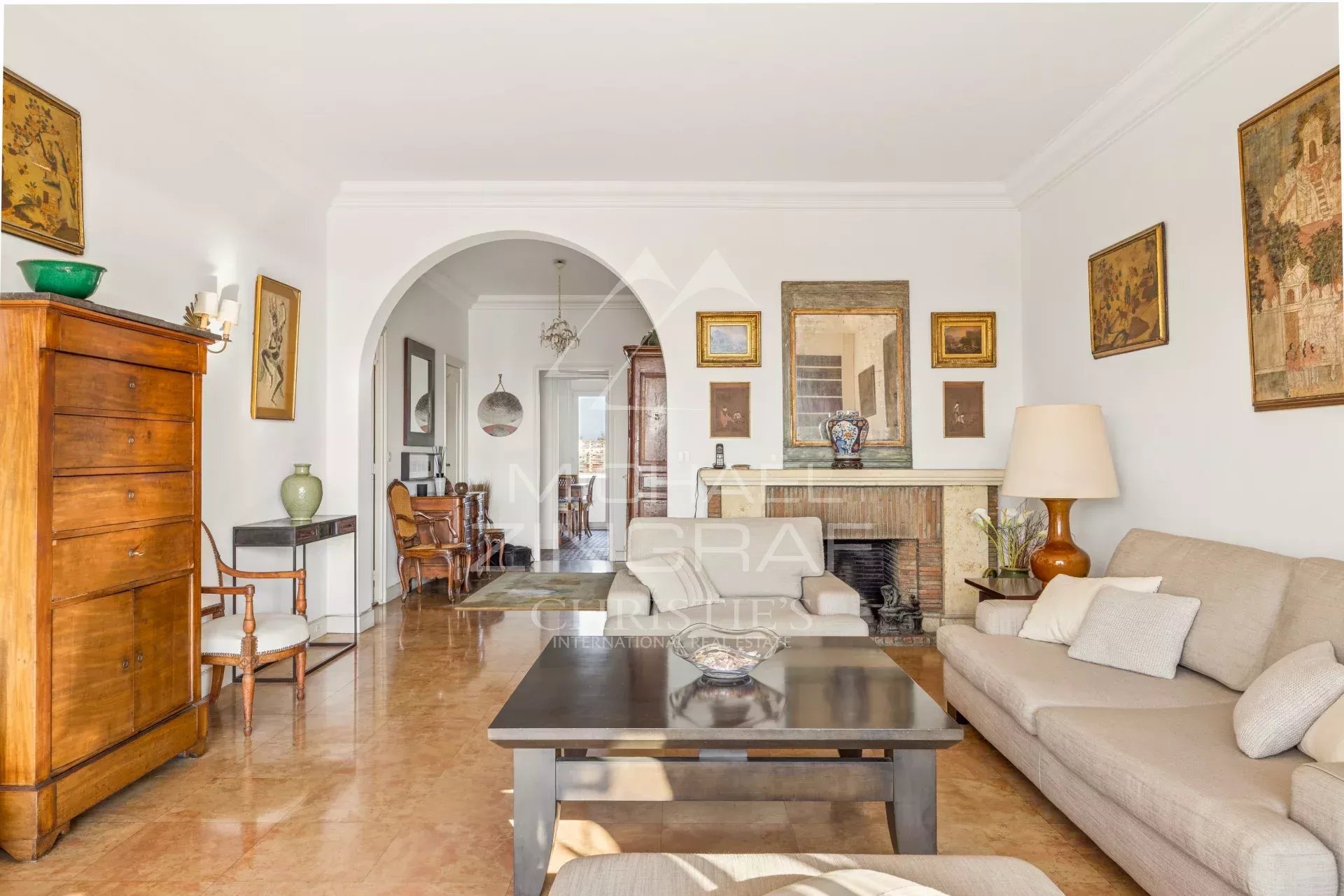 Cannes Croisette – Luxuriöse 102m² Wohnung mit Meerblick