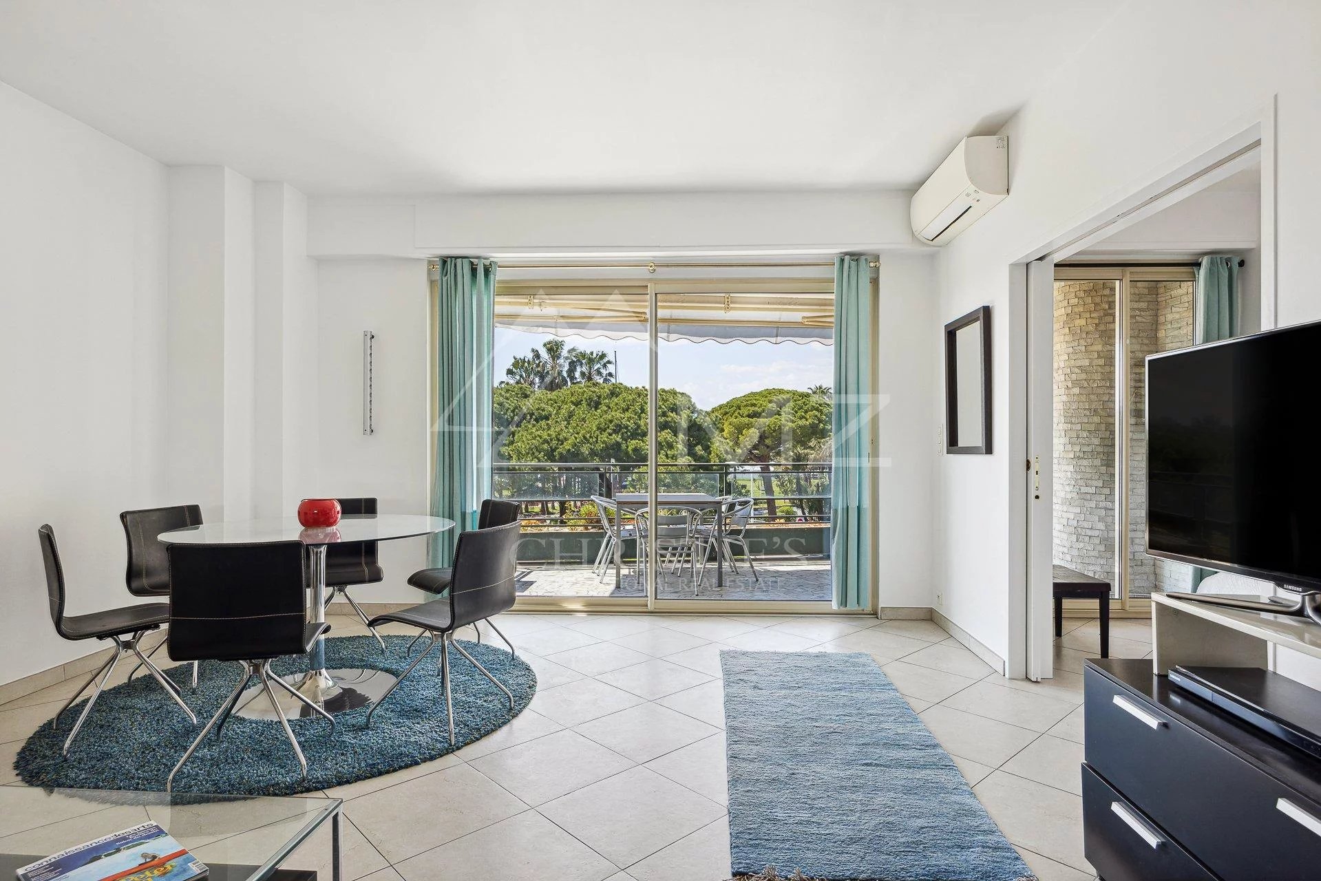 Cannes Croisette - Palm Beach - Renovierte 2-Zimmer-Wohnung mit Meerblick