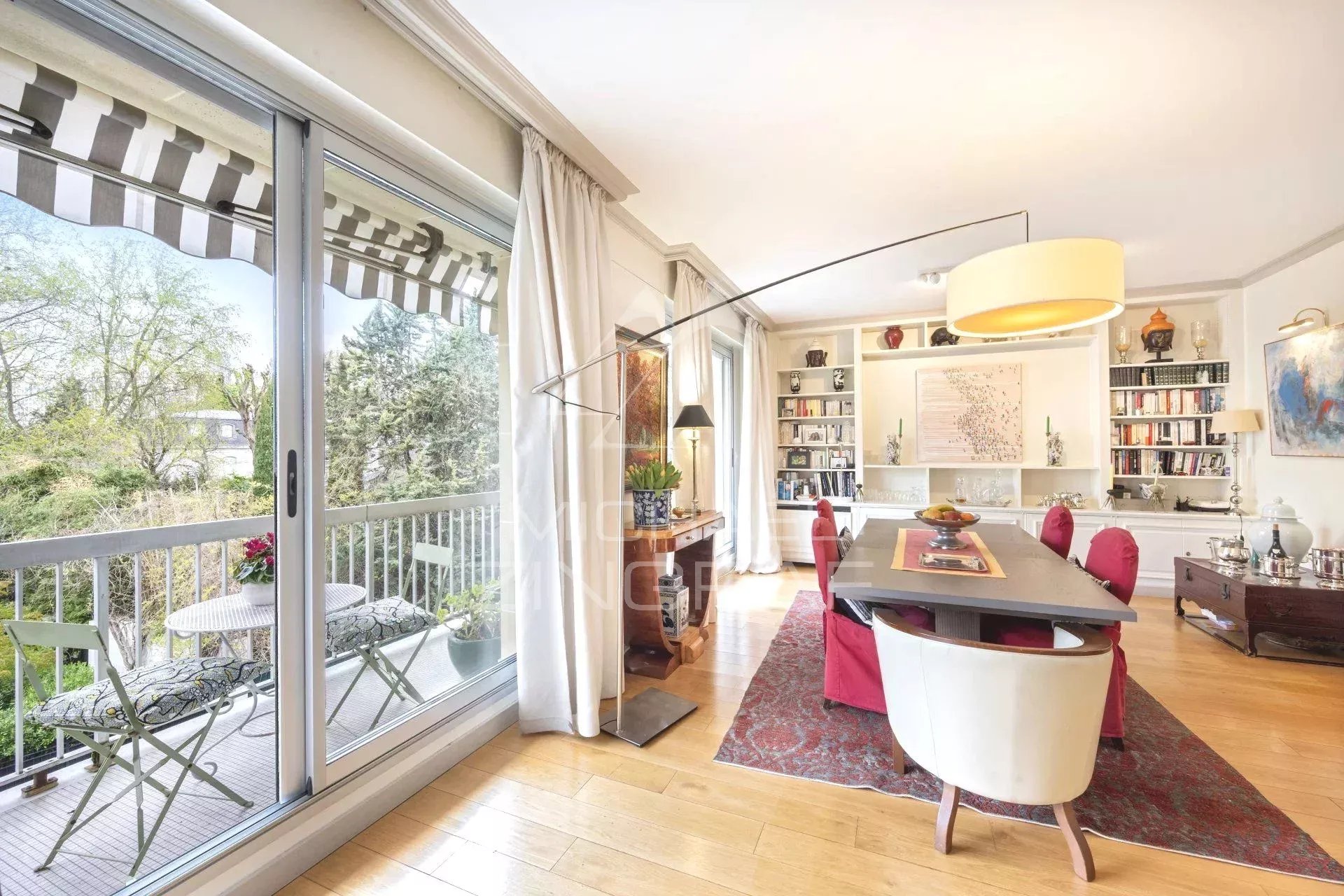 A VENDRE VIAGER SANS RENTE - 3 Chambres - Parfait état - Clair