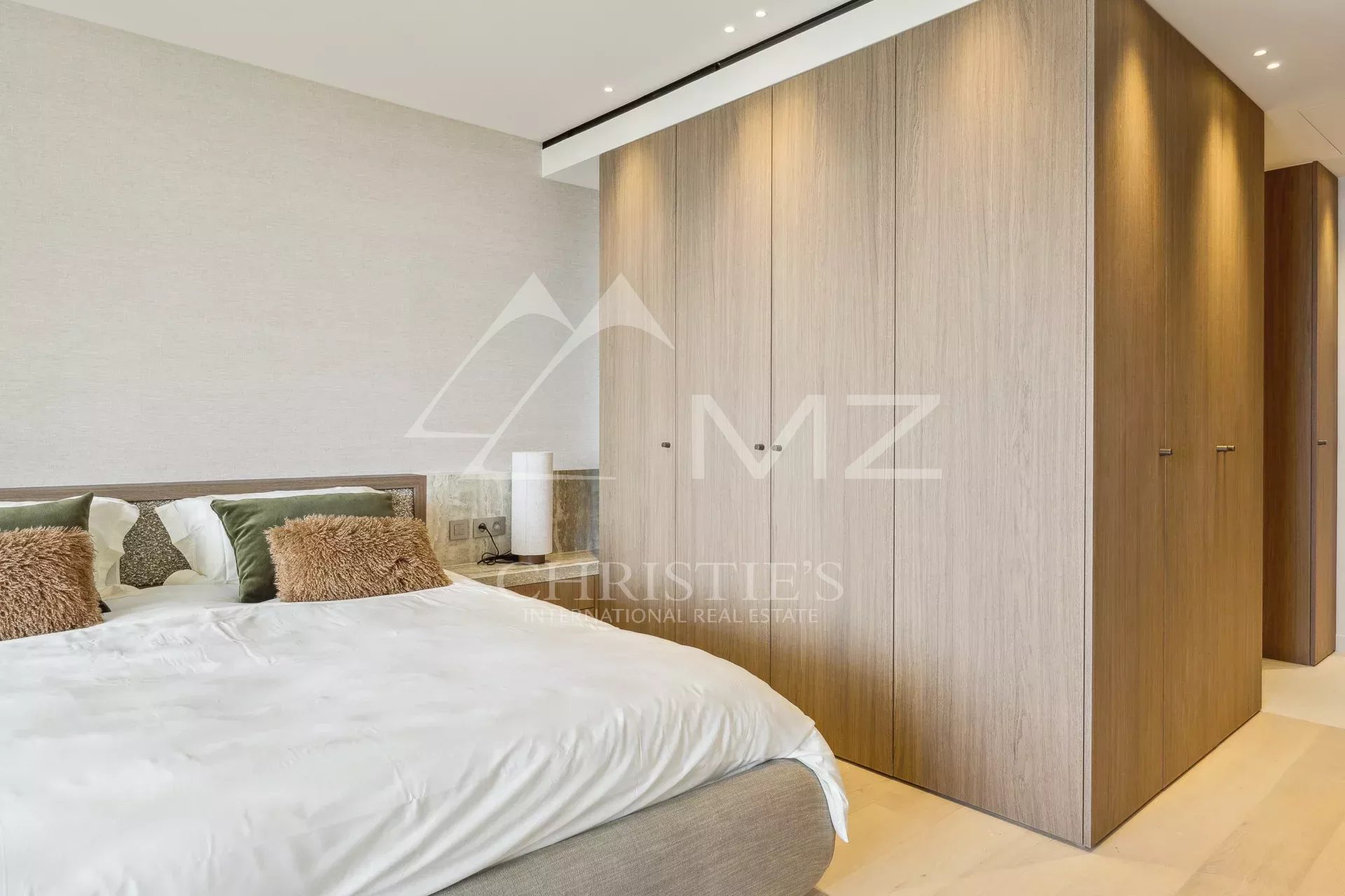 Exceptional apartment with sumptuous amenities