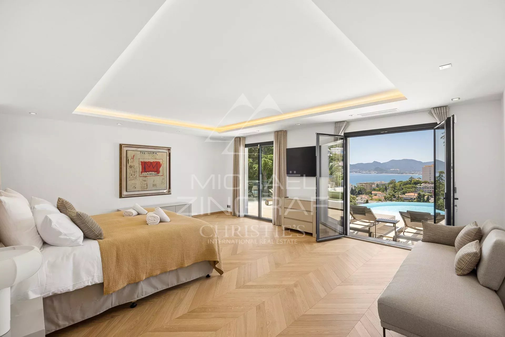 Cannes – Croix-des-Gardes – Panoramic sea view over the Esterel hills