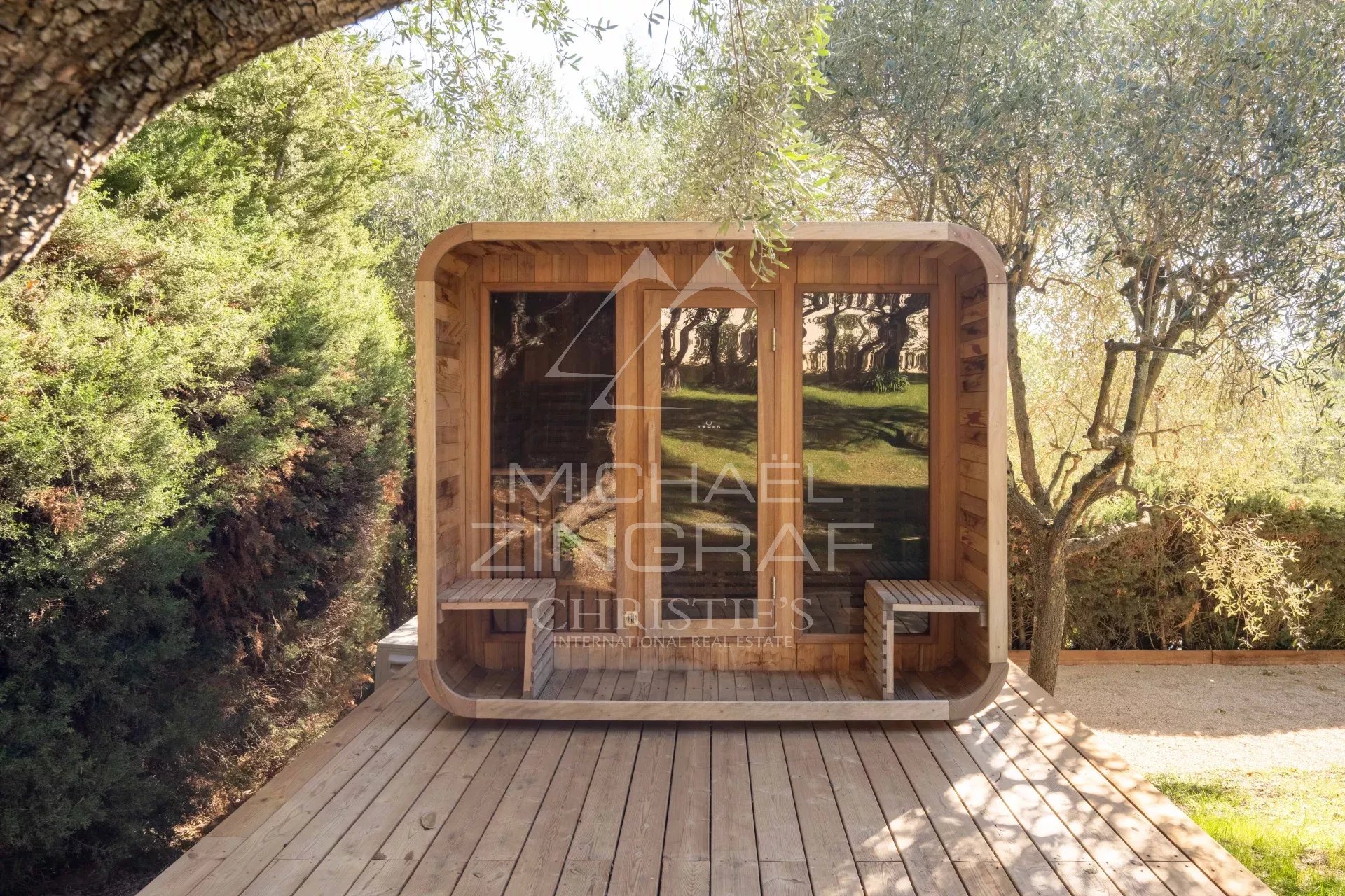 Proche Valbonne – Superbe propriété entièrement rénovée – 5 chambres