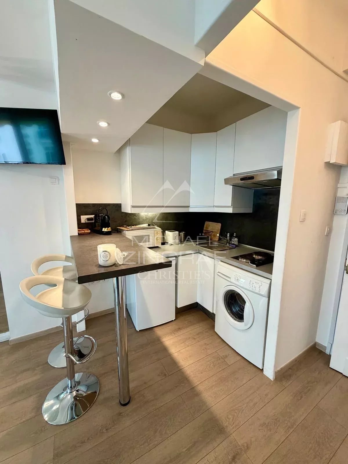 Cannes – In der Nähe der Croisette – Außergewöhnliches Studio mit Balkon, Meerblick und Garage