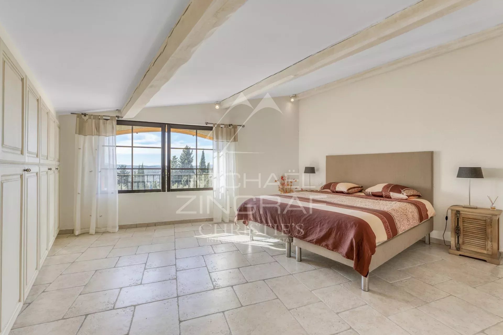 Plascassier – Provençal villa with sea views