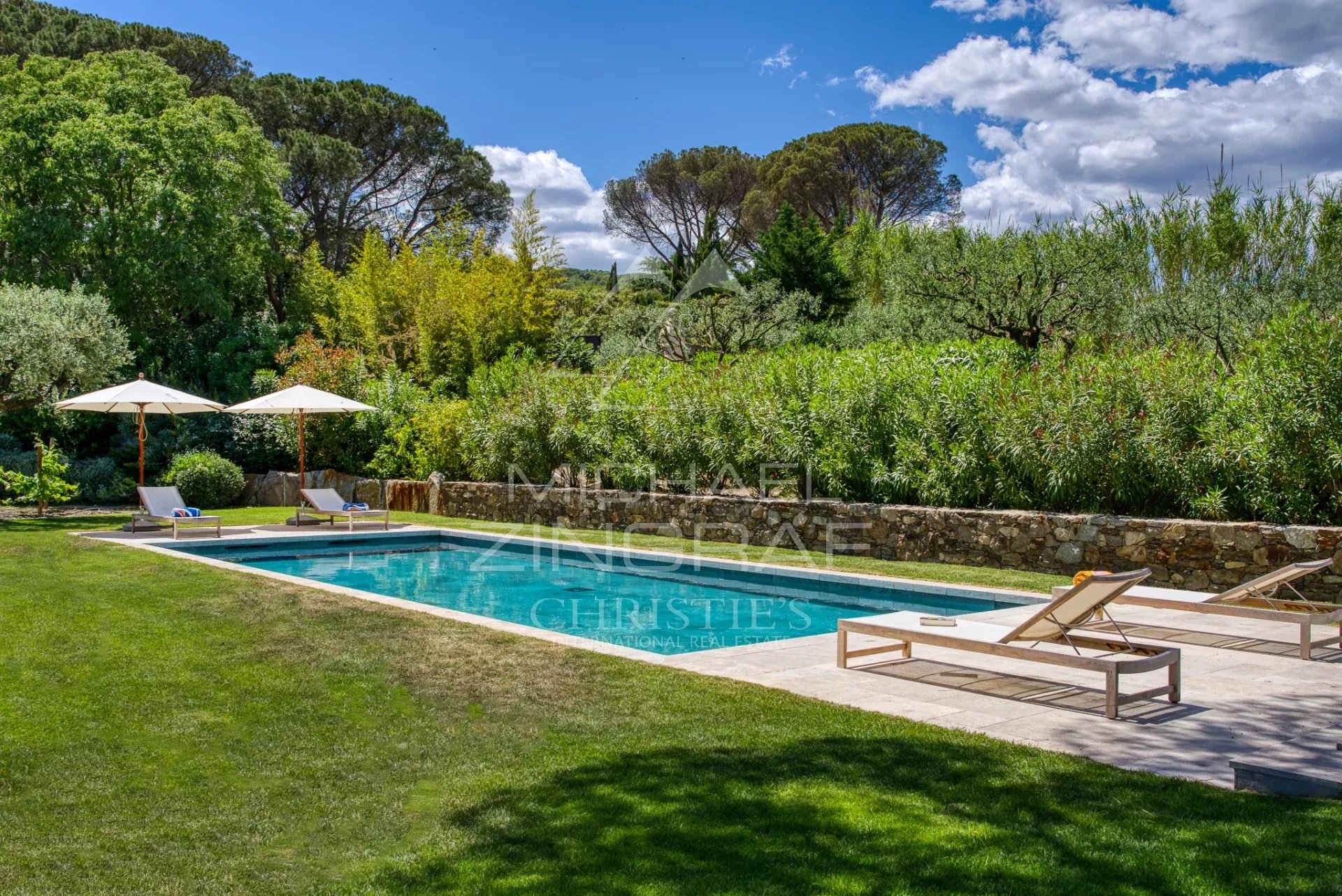 Saint-Tropez – Moderne Villa in Zentrumsnähe
