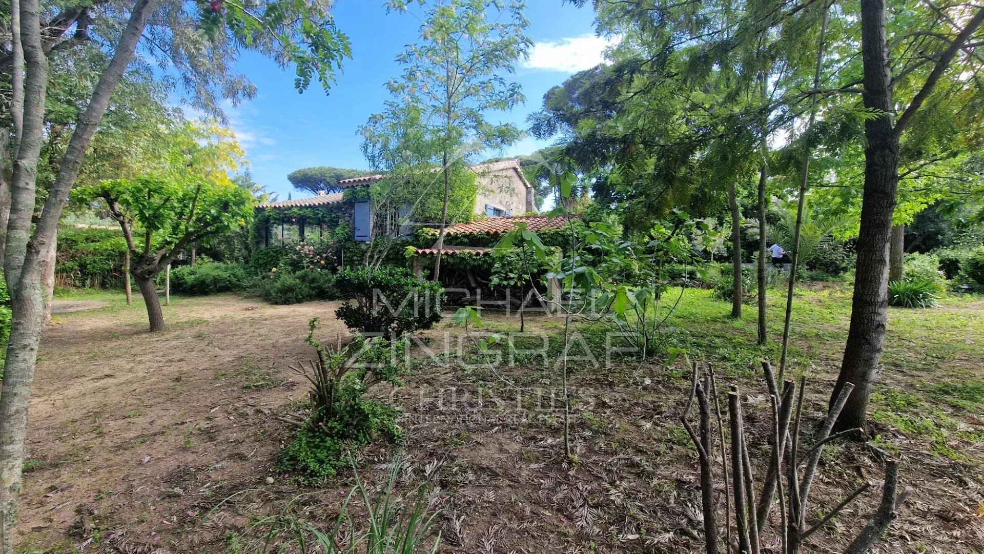 Rare Property Between Village and Beaches – Build Your Dream Home