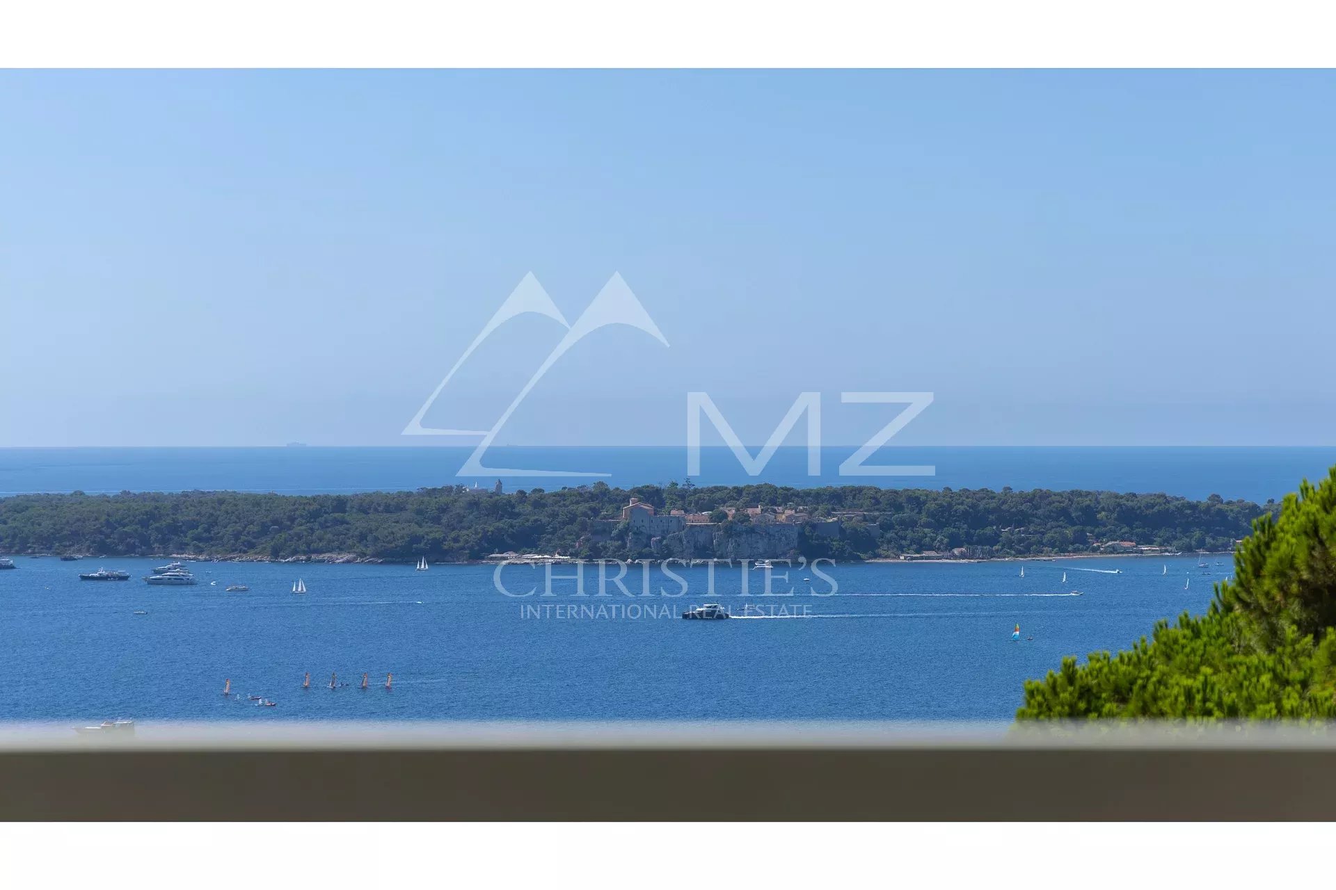 Superbe 3 pièces vue mer panoramique dans résidence de Prestige