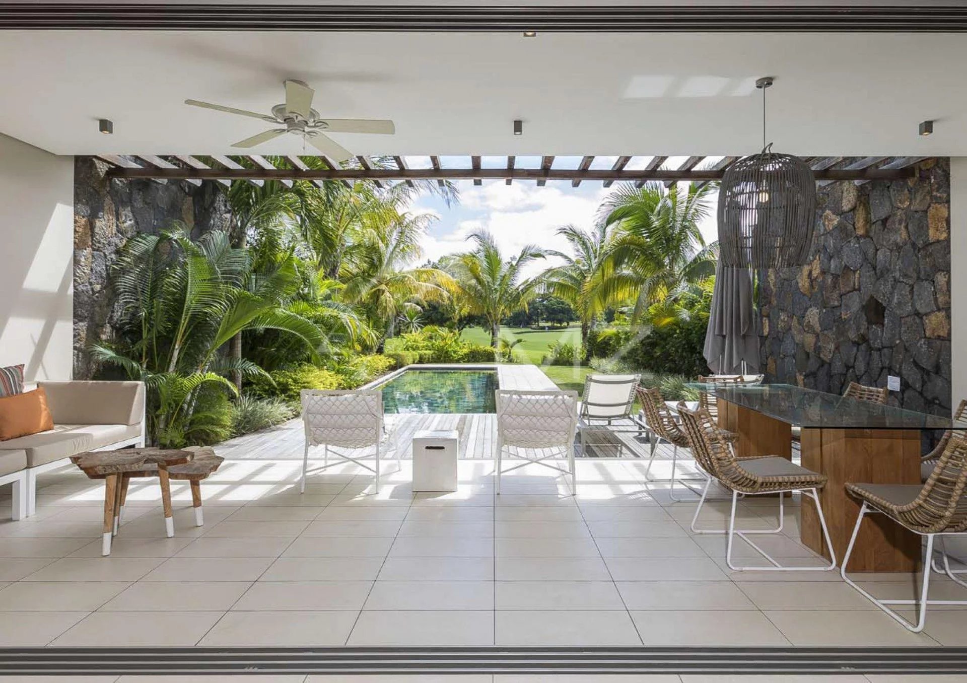 Mauritius - 3 bedroom duplex villa, beautiful unobstructed golf view