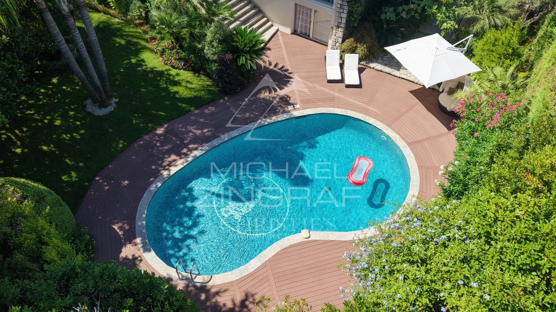 Exklusive Führungskraft-Position in Cap d’Antibes, nahe dem Strand Keller, mit Meer- und Bergblick.