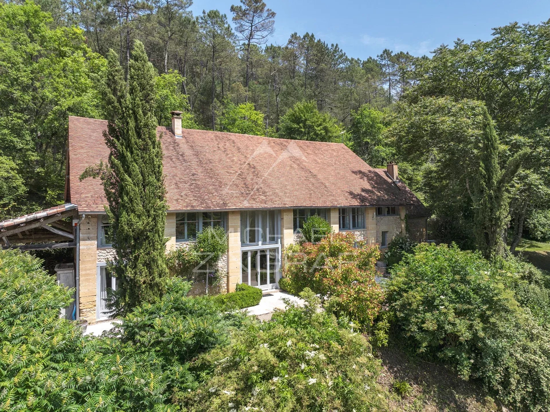 Außergewöhnliches Anwesen im grünen Périgord
