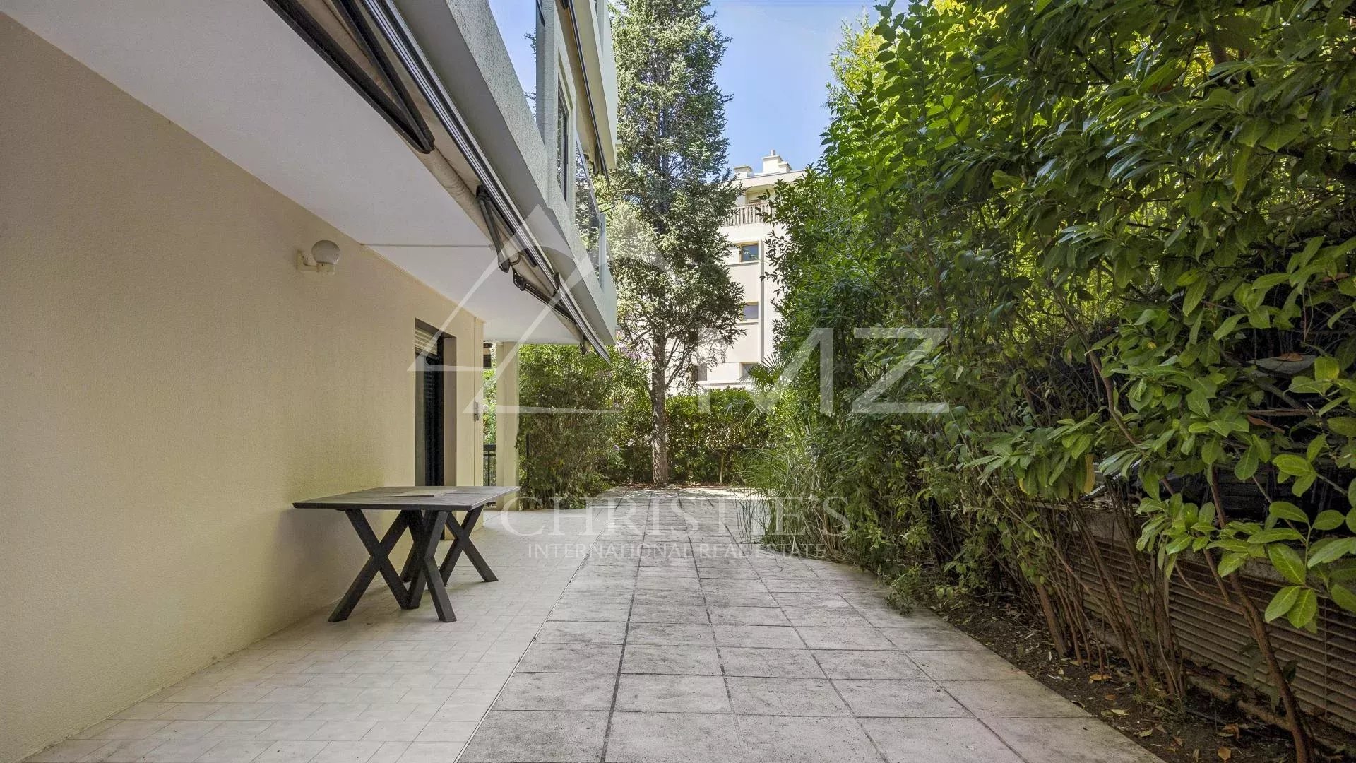 Quartier Montrose, 3-Zimmer-Wohnung mit 148m2 Garten