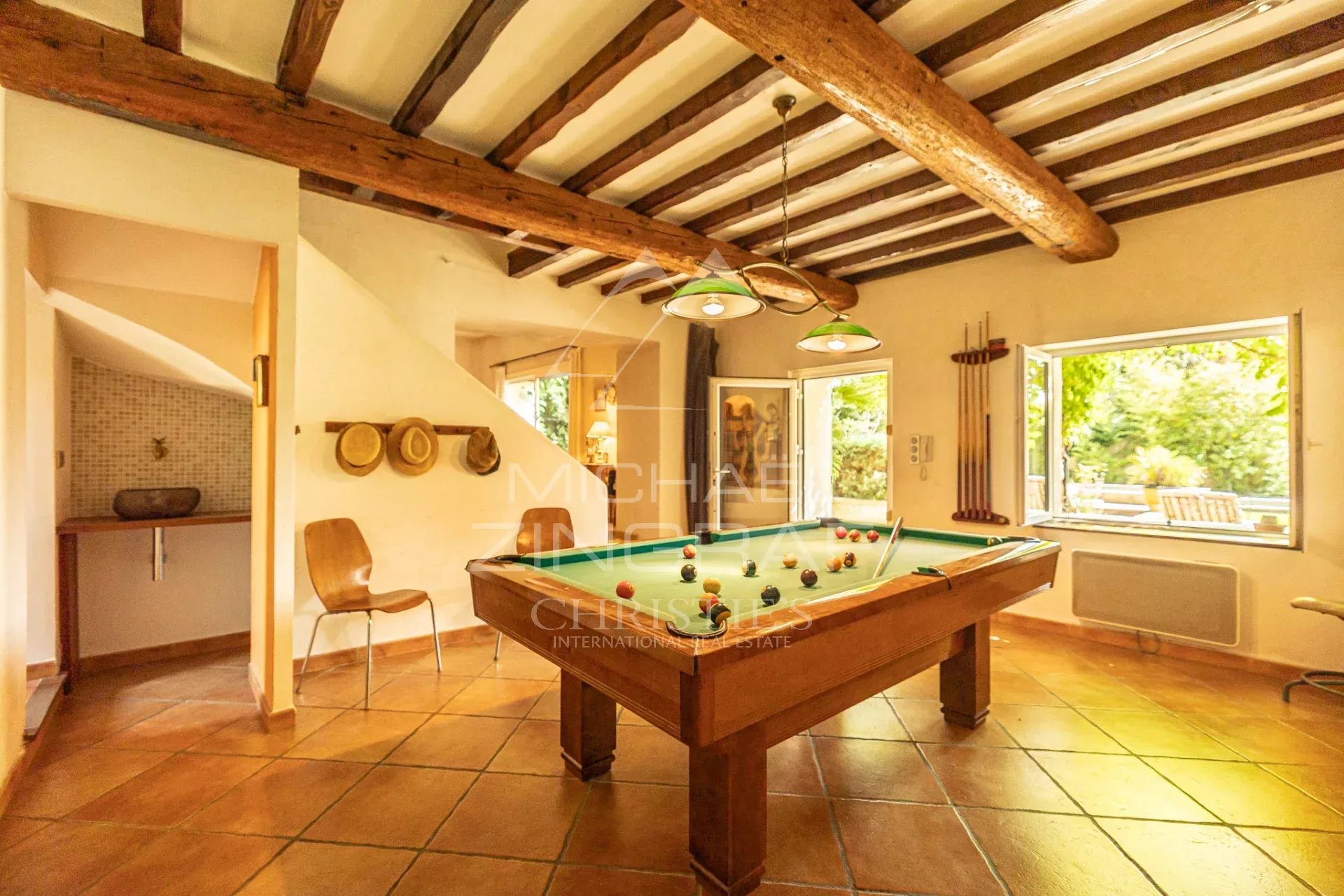 Mas provençal, entre Alpilles et Arles