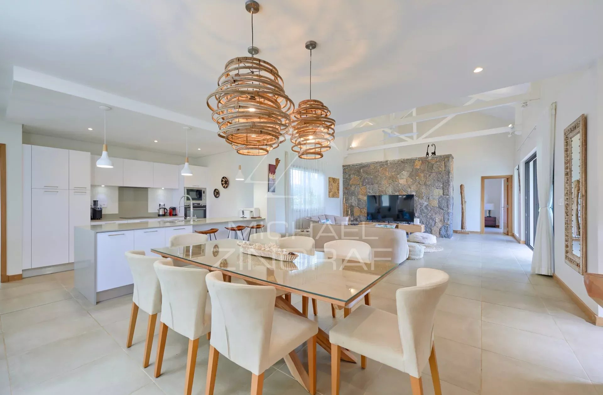 Villa de 4 chambres dans résidence sécurisée à Grand Baie