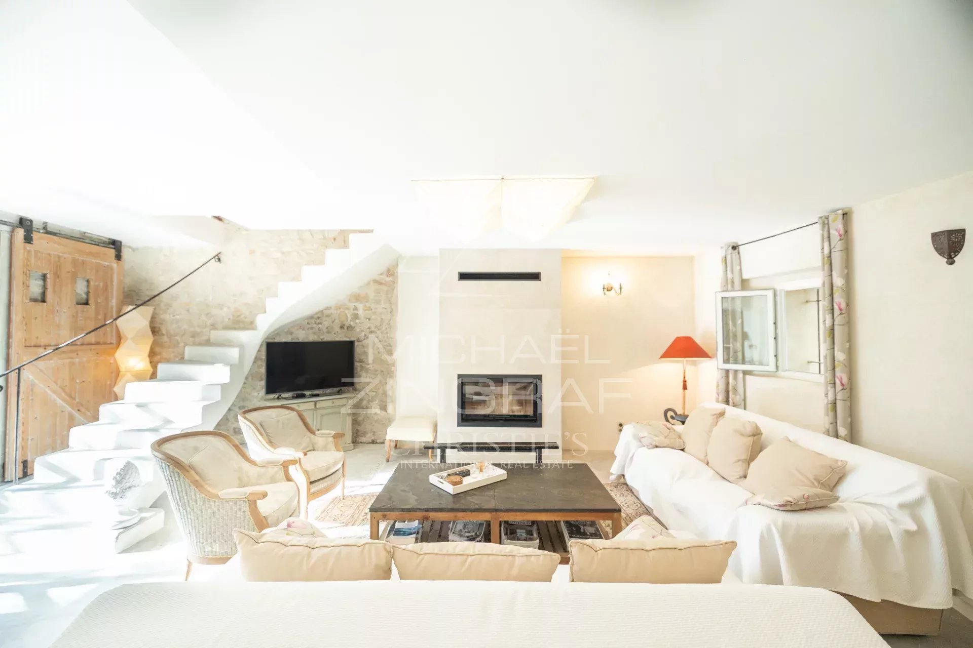 Exclusivité - Mas XIXème à 15 minutes à pied du centre-ville avec gîtes, grand garage et piscine