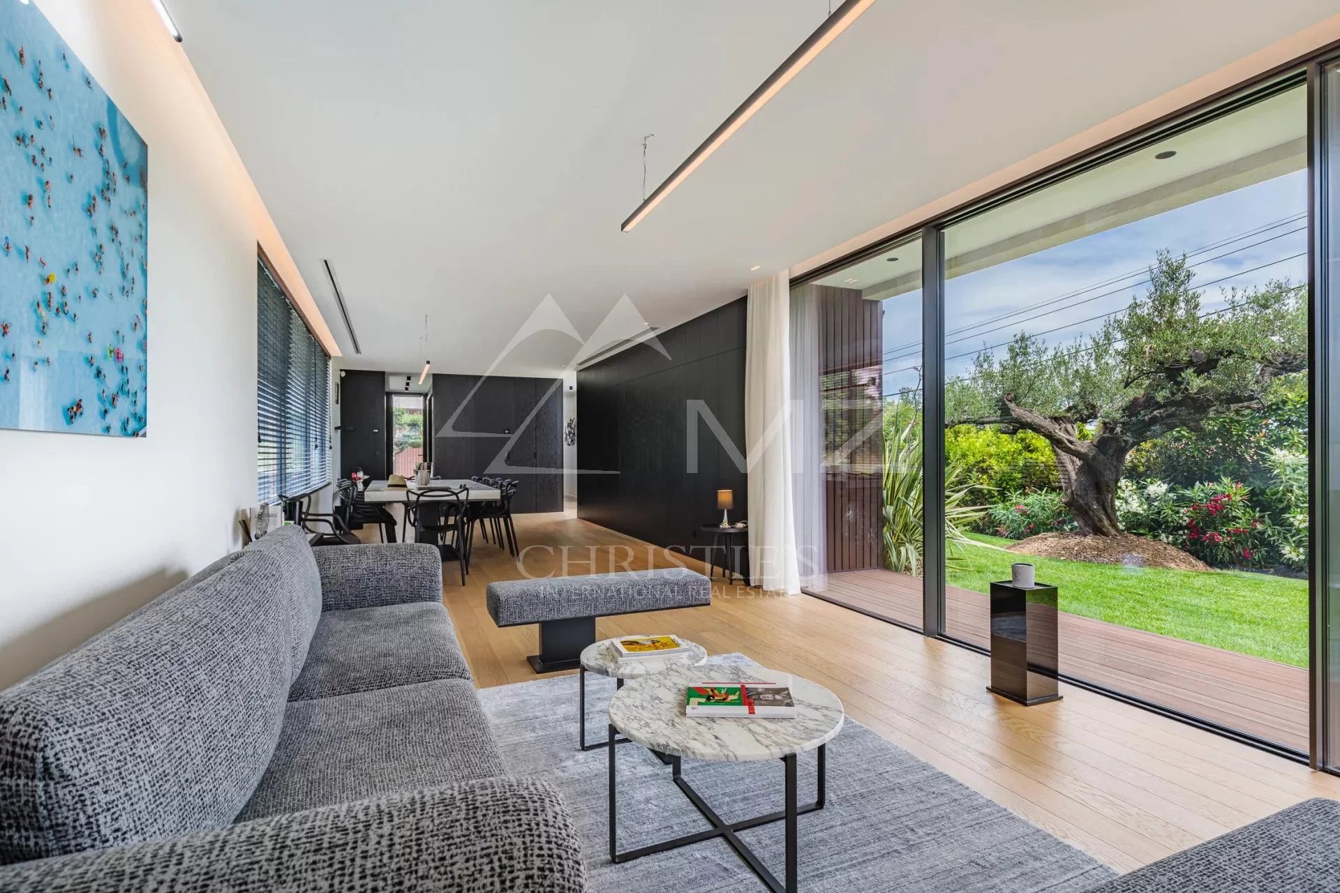 Saint-Tropez - New contemporary villa