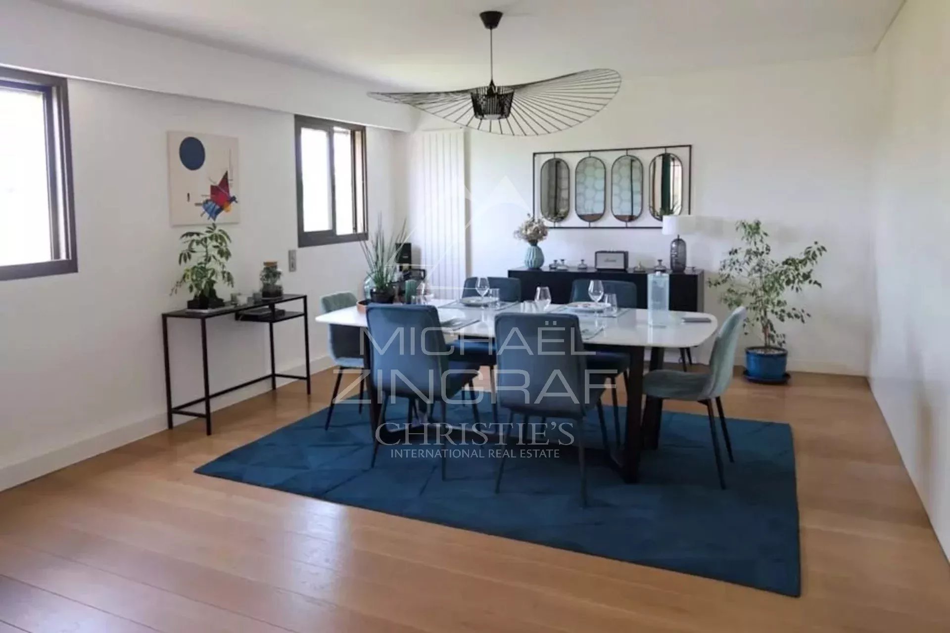 Dernier Étage Antibes – Appartement 4 Pièces avec Vue d’Exception et Prestations de Luxe